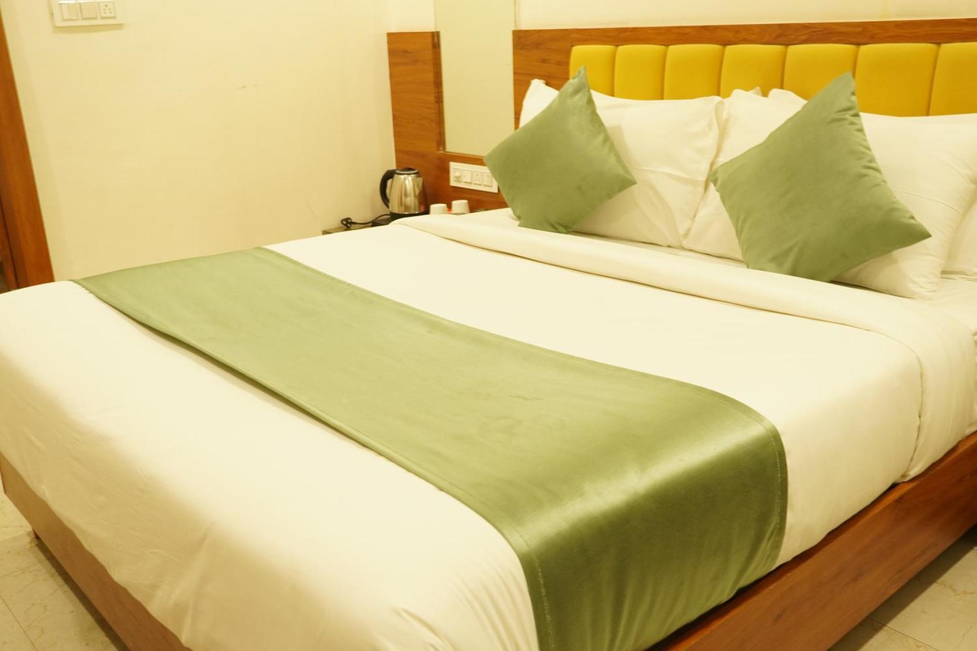 Hotel Eleven Heights 보팔 외부 사진