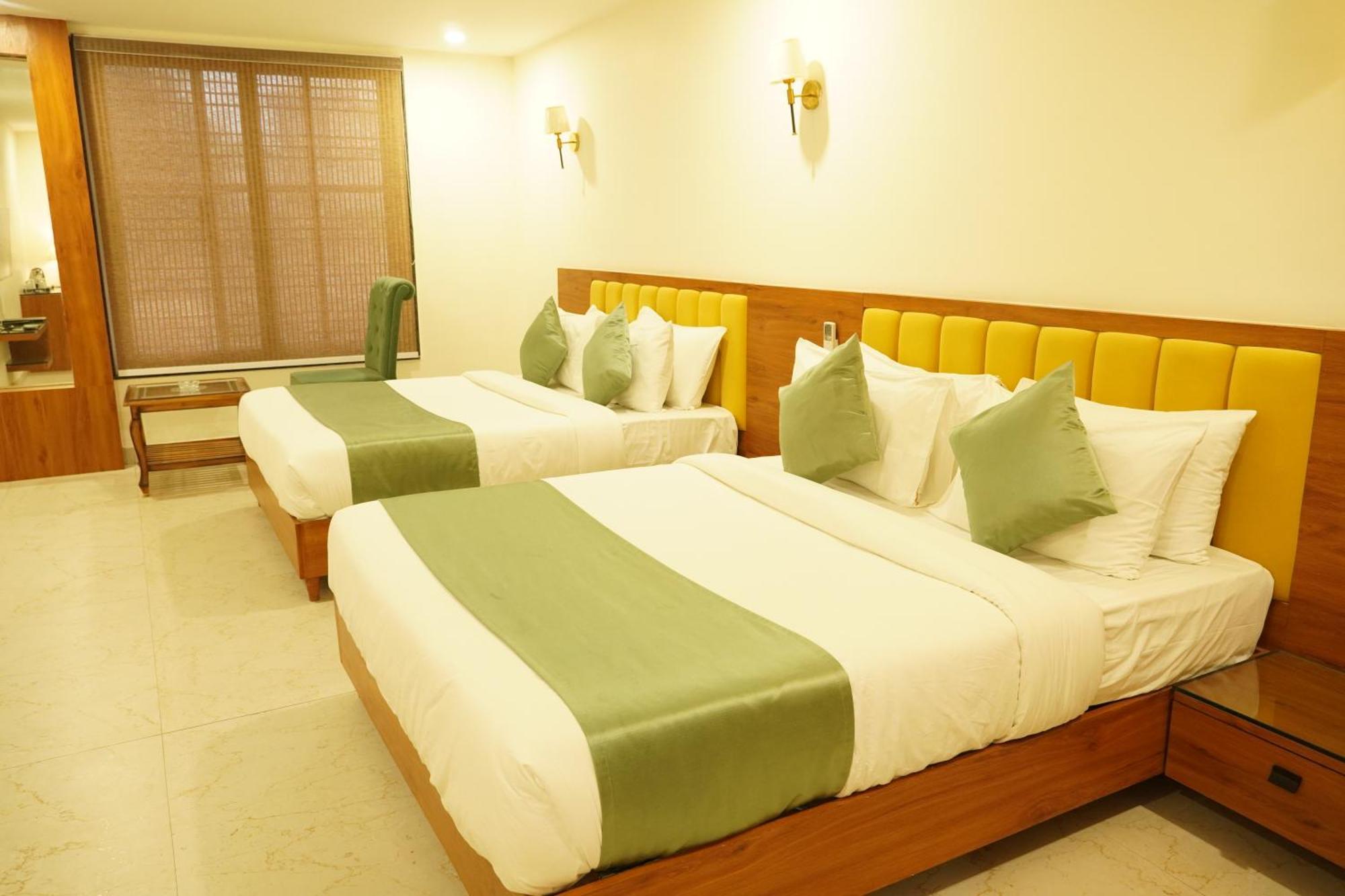 Hotel Eleven Heights 보팔 외부 사진