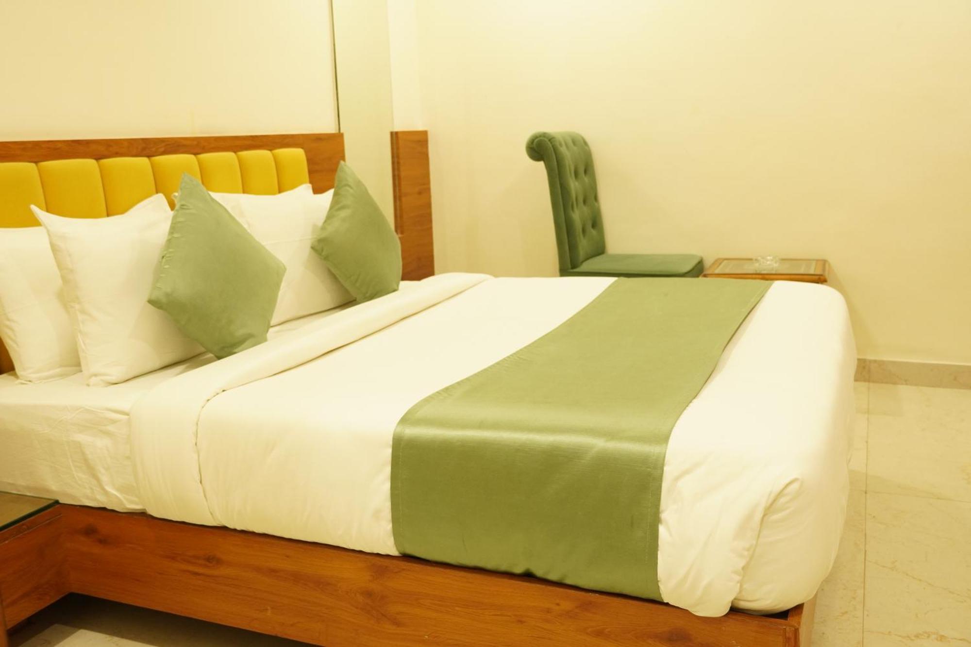 Hotel Eleven Heights 보팔 외부 사진