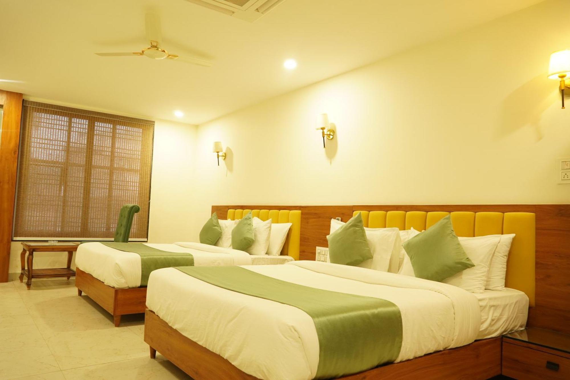 Hotel Eleven Heights 보팔 외부 사진