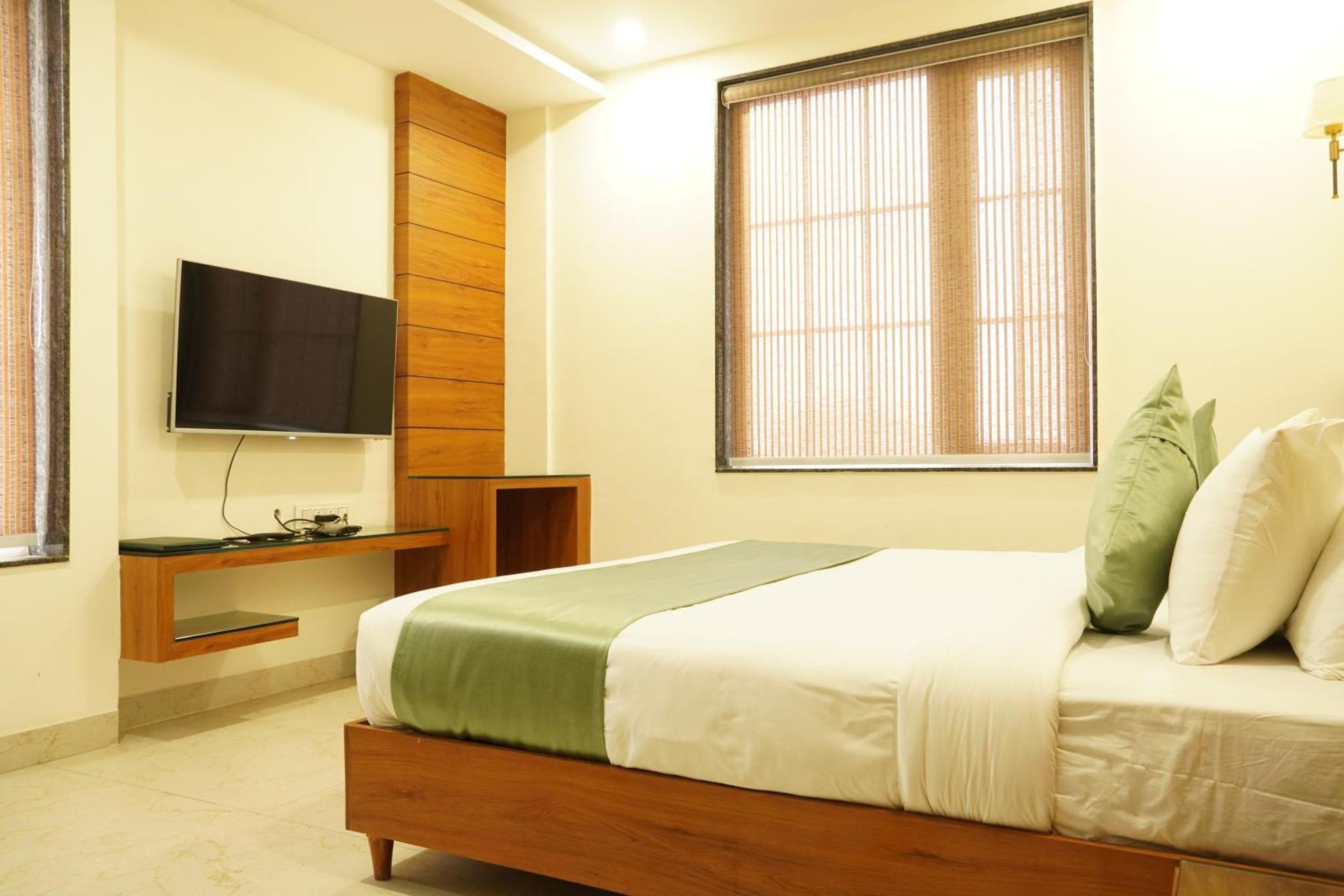 Hotel Eleven Heights 보팔 외부 사진