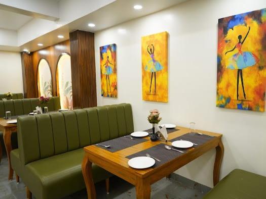 Hotel Eleven Heights 보팔 외부 사진